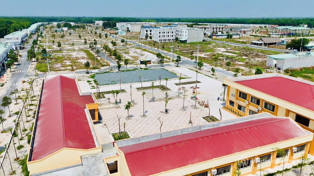 Bán đất thổ cư: Cắt lỗ 200tr lô đất 80m2 MT 6m sát đại lộ, KCN Minh Hưng, sẵn sổ