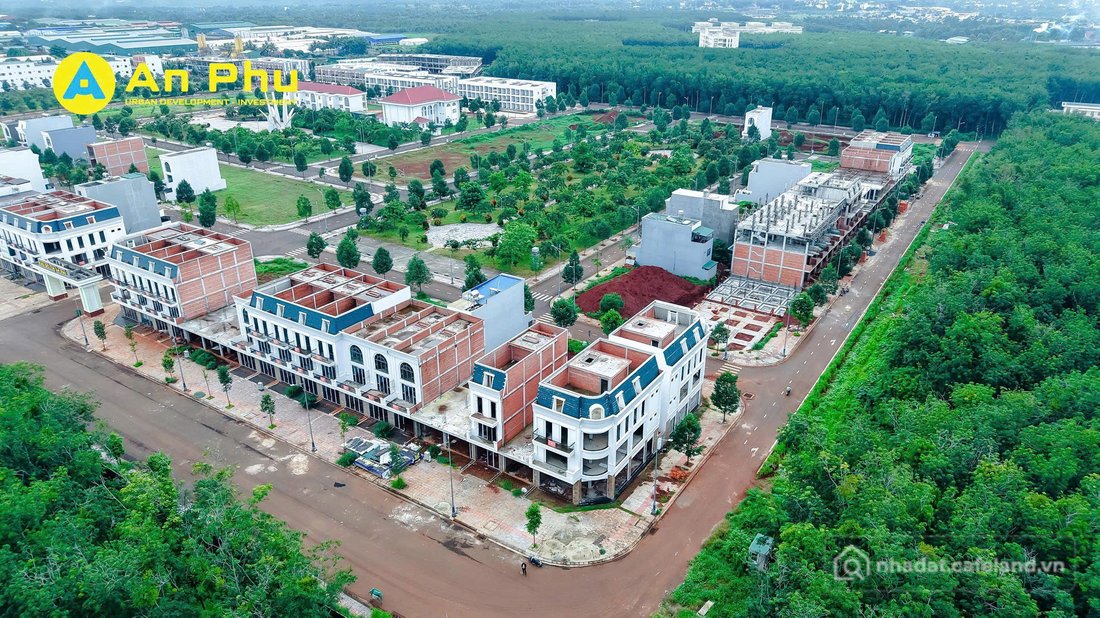 Bán nhà riêng: Shophouse tại khu đô thị Ân Phú - mặt tiền đường 32m