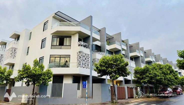 Bán nhà riêng: Bán căn góc 300m2, 4 tầng, Khu đô thị Thành Phố Cà Phê - trung tâ