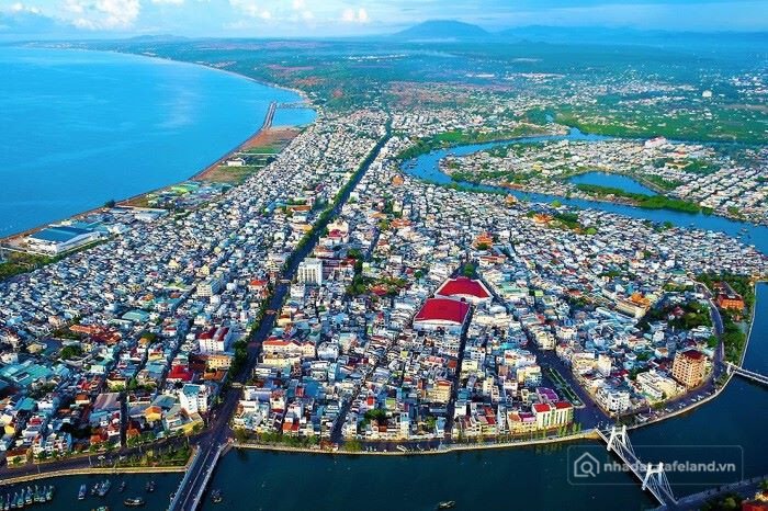 Bán đất thổ cư: Bán 2 lô 110m2 đường Hiền VƯơng. Phù hợp xây khách sạn kinh doan