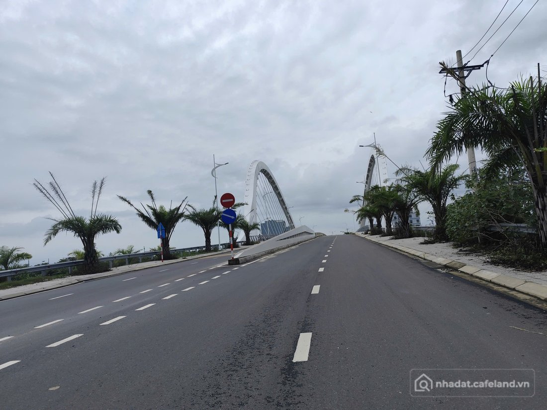 Bán đất thổ cư: Cạnh sông - Góc 2 mặt tiền đường 27m - Green City Điện Dương