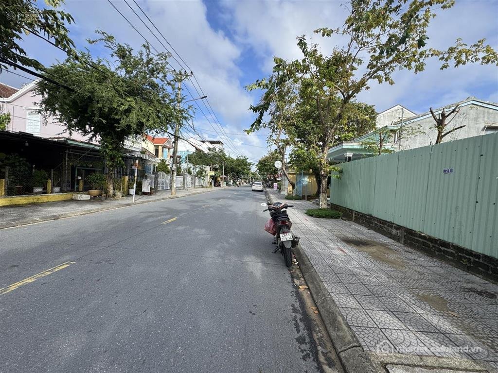 Bán đất thổ cư: Cần bán đất hội an xây khách sạn 5 7 tầng, 724,9m2 view sông, có