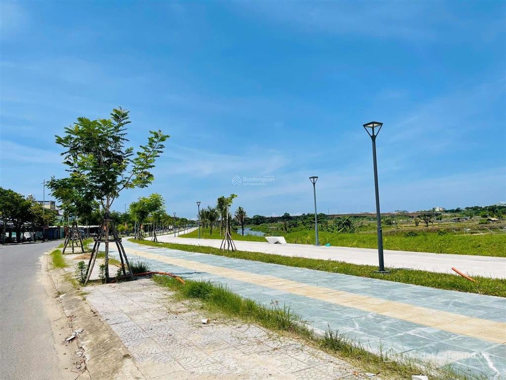 Bán đất thổ cư: Cần ra nhanh lô góc 2 mặt tiền, đường thăng long, view sông hàn,