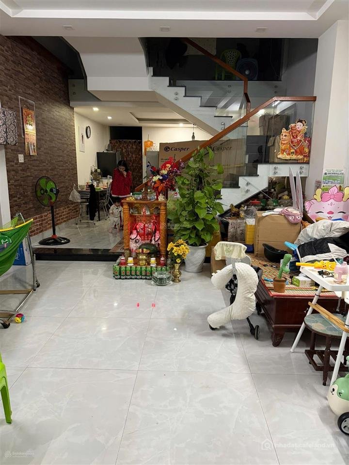 Bán nhà riêng: Bán nhà 2 tầng đường phạm công trứ đấu lưng phạm hùng