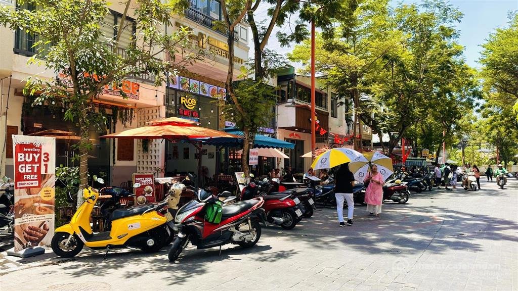 Bán đất thổ cư: Lô duy nhất diện tích 270m2, ngang 15m phố an thượng 2. được xây