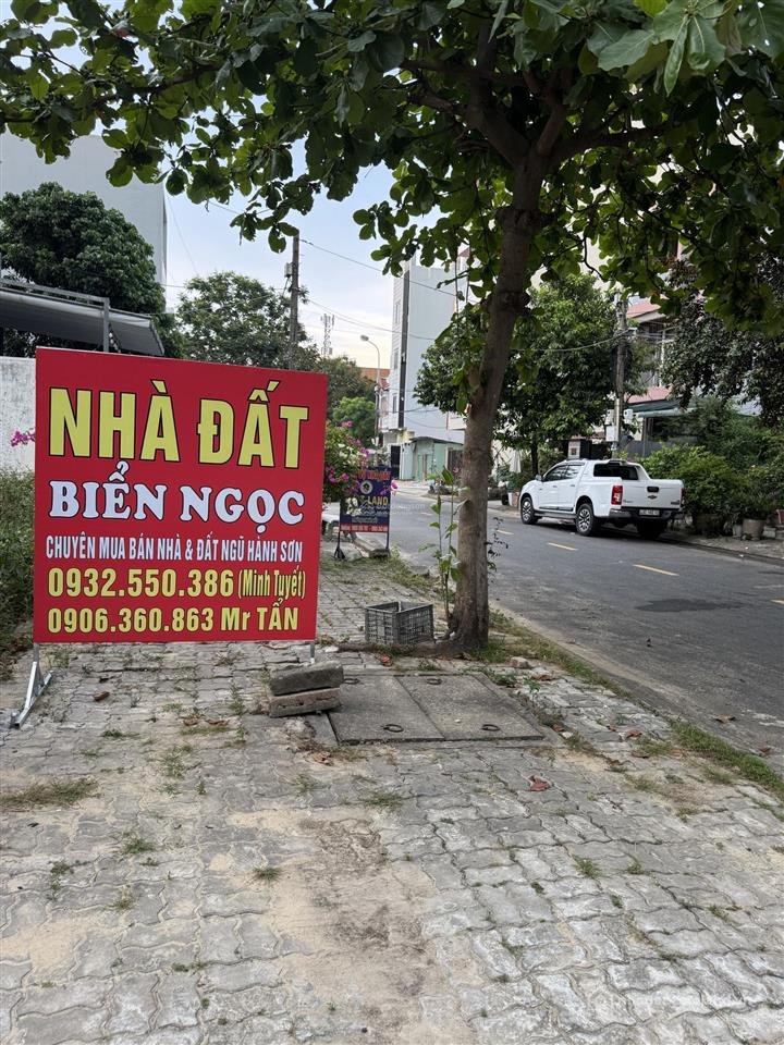 Bán đất thổ cư: Còn sót lô trục vip nguyễn xiển vị trí cực đẹp sát trần quốc hoà
