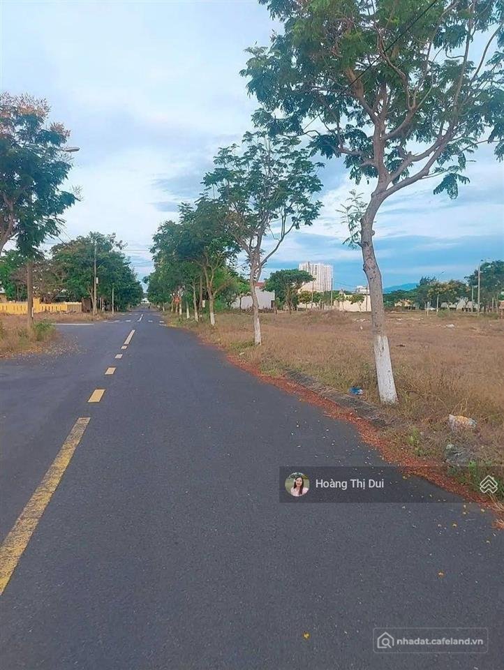 Bán đất thổ cư: Đất đẹp đường việt bắc, tđc tân trà, lô gần trường sa, biển non 