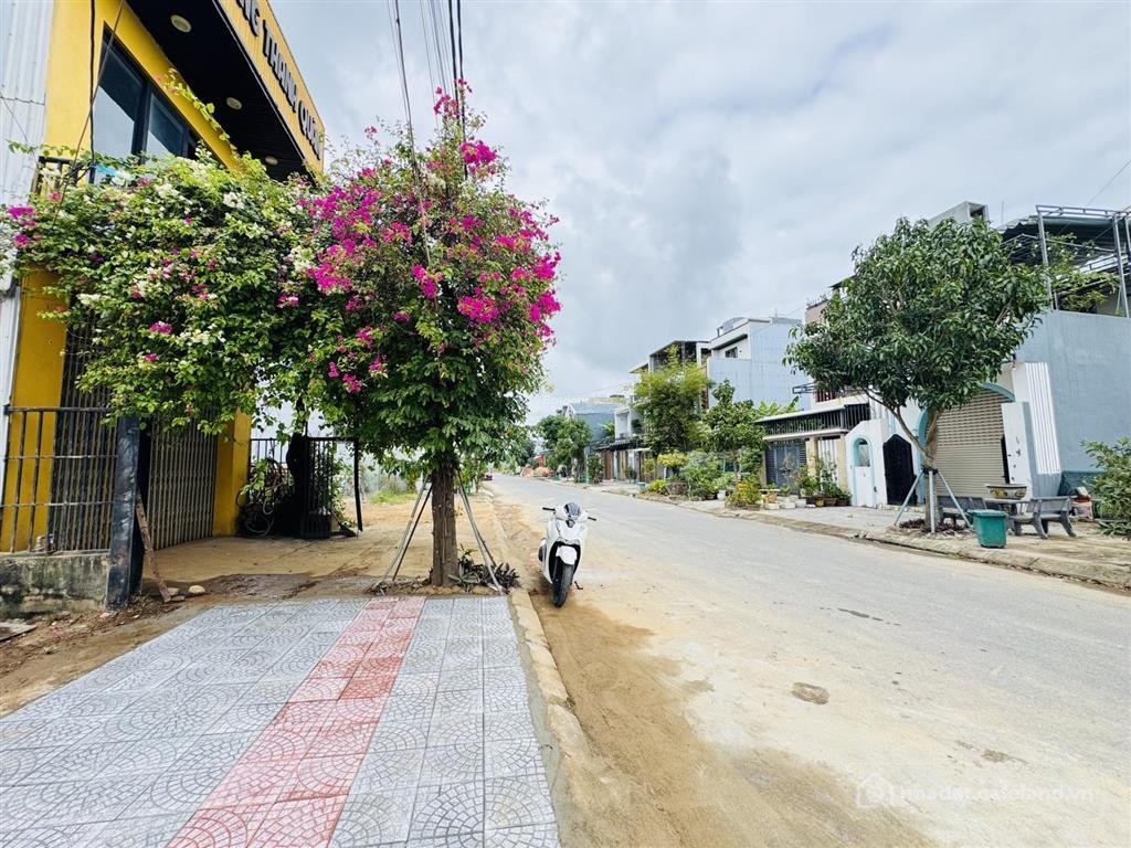 Bán đất thổ cư: Đất khu đô thị hoà quý, đường 7.5m trung hoà 1 vị trí đẹp (110m2