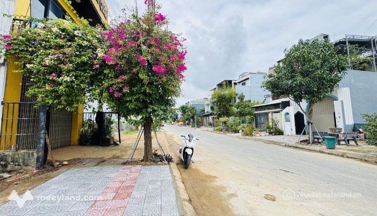 Bán đất thổ cư: Đất khu đô thị Hoà Quý, đường 7.5m Trung Hoà 1 vị trí đẹp (110m2
