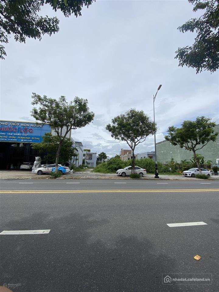 Bán đất thổ cư: Bán lô mặt tiền trường sa, 150m2 vị trí đẹp đối diện resort 5* s
