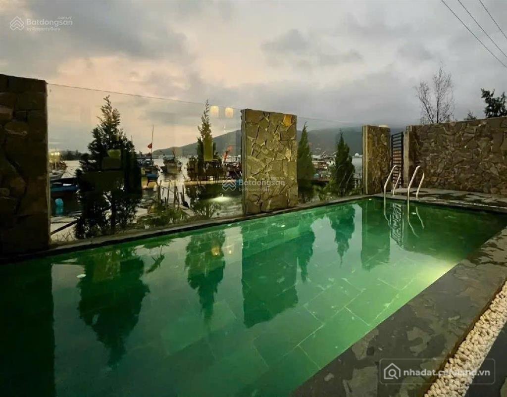Bán nhà riêng: Bán căn villa vịnh thuận phước, villa hồ bơi, 180m2, mt 10m, sở h