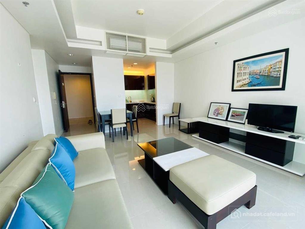 Bán căn hộ chung cư: Bán căn azura loại 1pn dt 65m2, giá 6 tỷ, tầng thấp 0911 29
