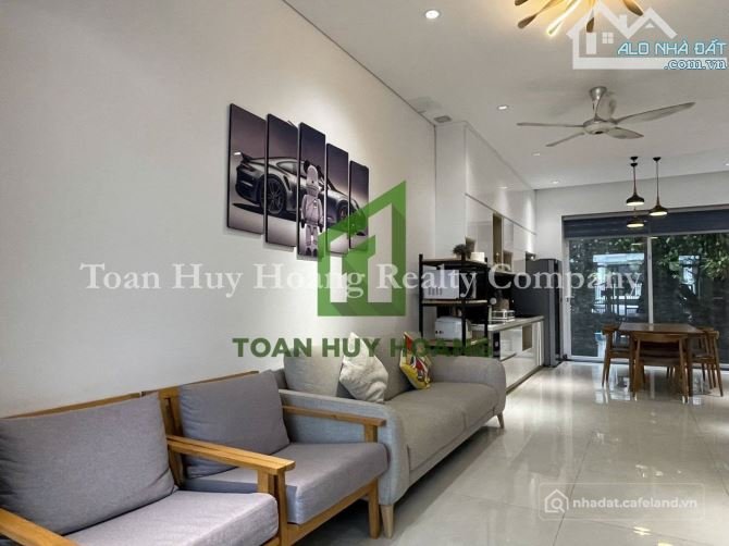 Cho thuê nhà riêng: Nhà đẹp 4 phòng ngủ khu Phú Gia Compound - D114