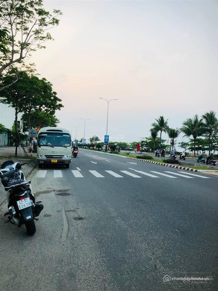 Bán đất thổ cư: Chính chủ gửi bán lô đất view biển nguyễn tất thành, đà nẵng