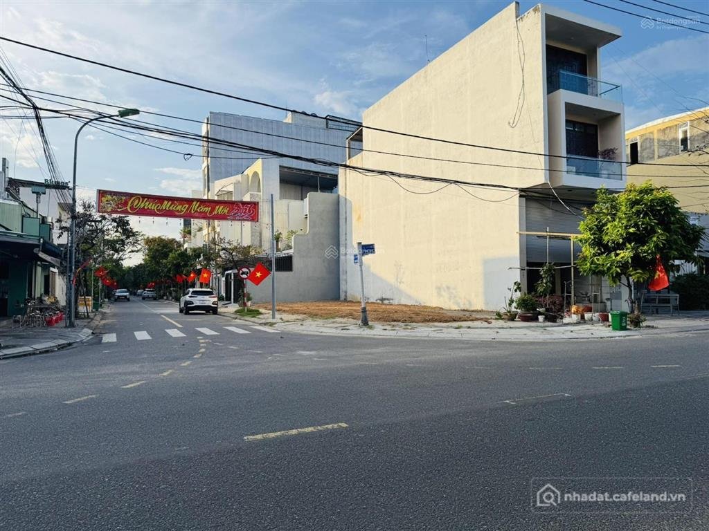 Bán đất thổ cư: Chính chủ gửi bán lô góc 2 mt phùng hưng và phú xuân 2 dt 155m2