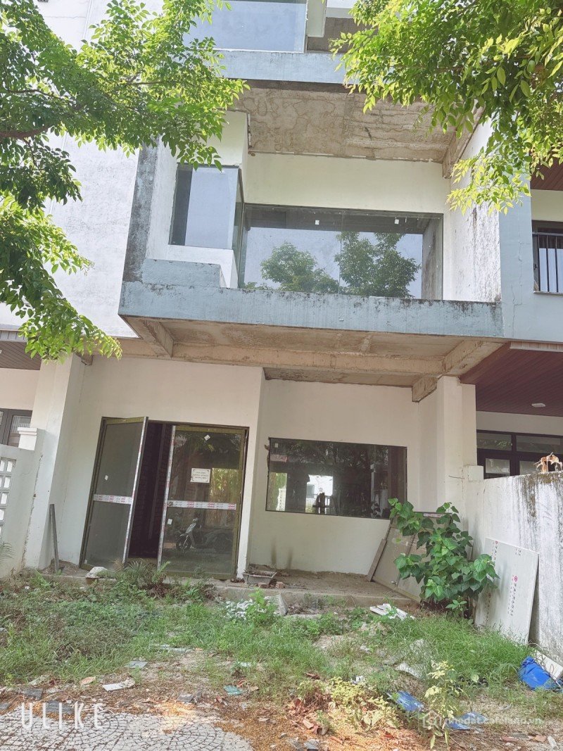 Bán nhà riêng: Bán nhà 3 tầng KĐT EcoCharm – dt120m² – gần sông, gần biển - Liên