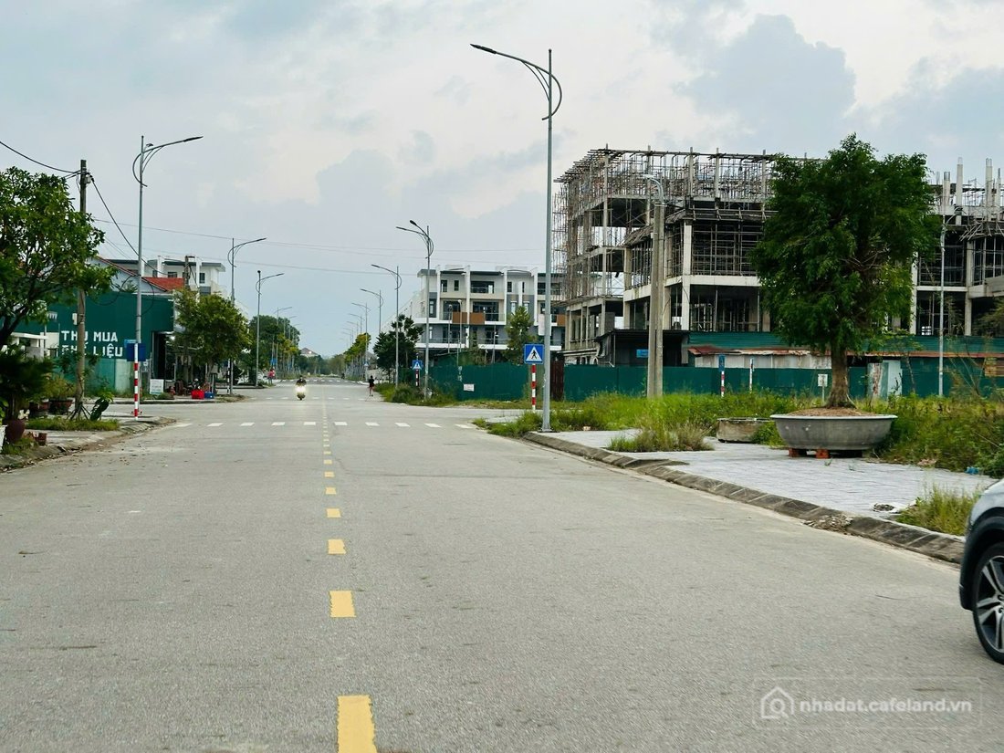 Bán đất thổ cư: Bán Lô góc 02 Măt tiền KQH Hoàng Quốc Việt, Tp Huế
