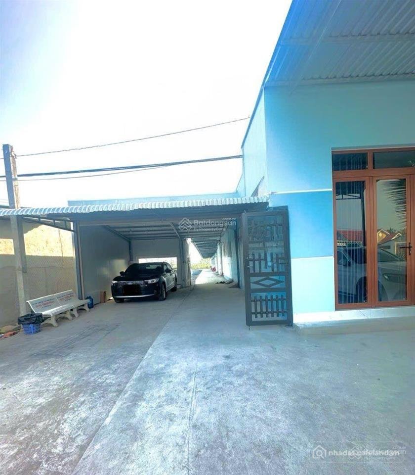Bán nhà riêng: Bđs giá trị vị trí đẹp kèm dãy phòng trọ mới trung tâm khu công n