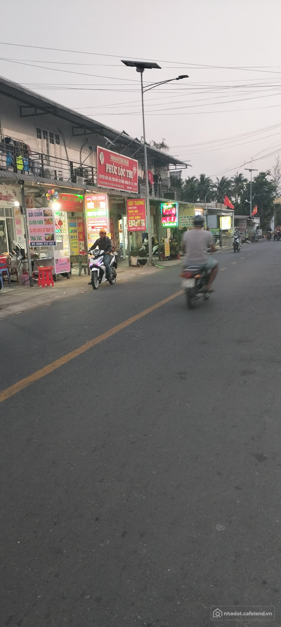 Bán nhà riêng: Mặt tiền gần khu công nghiệp giao long đường nhựa khu kinh doanh 