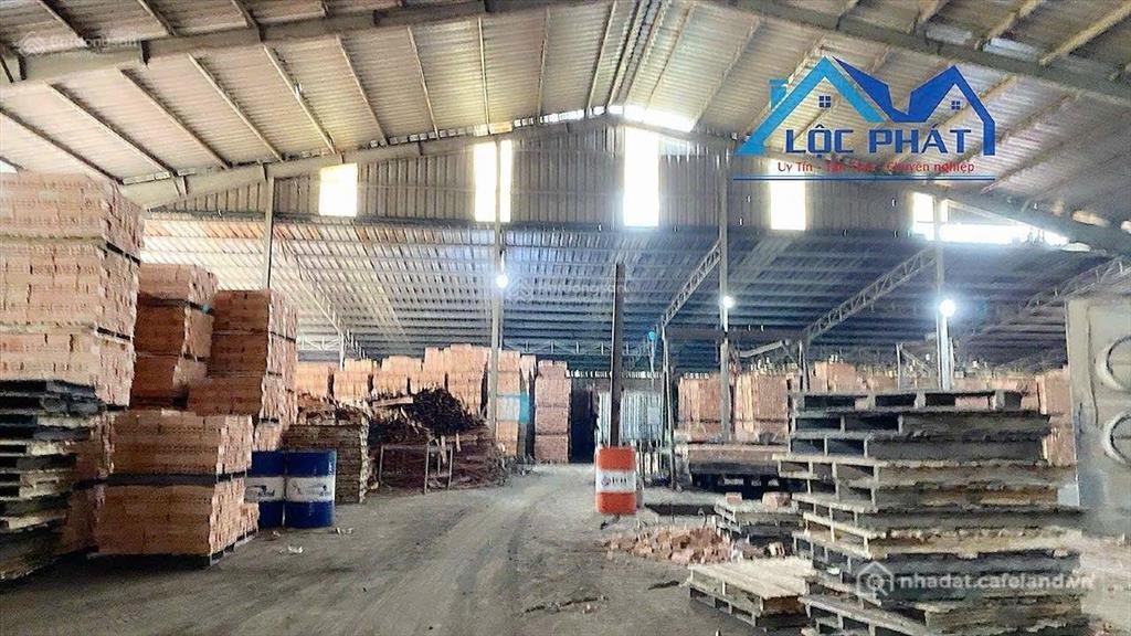 Bán kho, nhà xưởng: Bán nhà xưởng hơn 10ha full skc tại tân uyên bình dương giá 