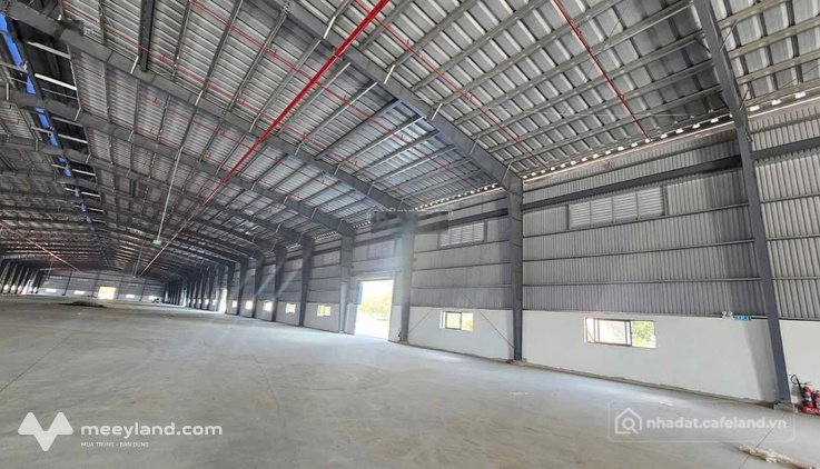 Cho thuê nhà kho - Xưởng: Cho thuê xưởng 5700m2. Khu công nghiệp Hải Sơn. Đức Ho