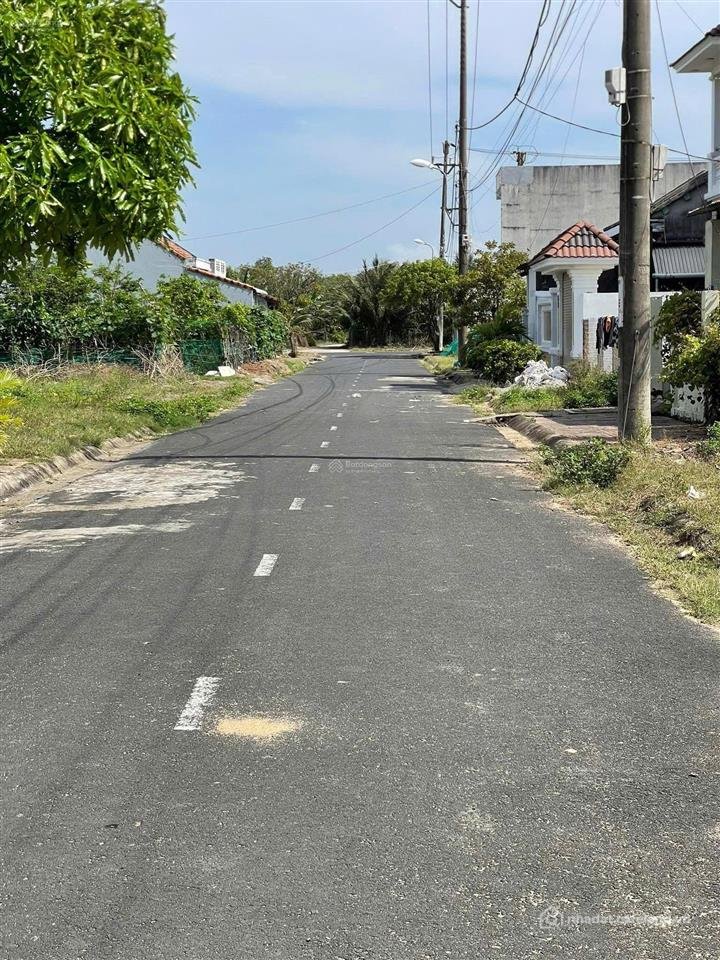 Bán đất thổ cư: Đất tái định cư mỹ hòa 10x20 200m2,cách bãi tắm biển,chợ hải sản