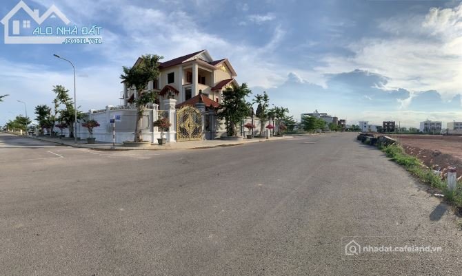 Cho thuê mặt bằng: Cho Thuê Đất Đối Diện Quảng Trường Trung Tâm Thị Xã An Nhơn !
