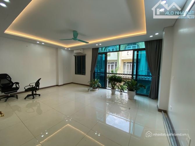 Cho thuê văn phòng: Cho thuê văn phòng Làng Việt Kiều Châu Âu, 35 m2, văn phòng 