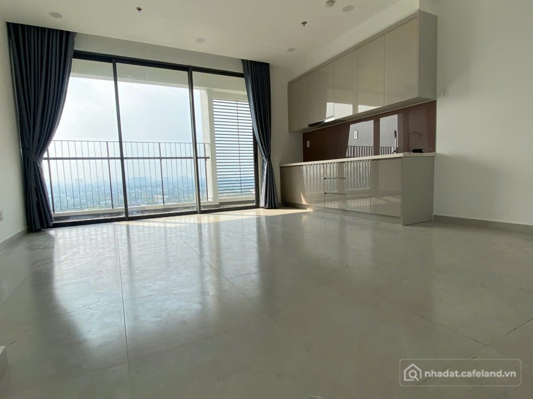 Cho thuê căn hộ chung cư: 3PN+3WC+kho = 100m2, tầng 16 view sông, landmark 81 cự