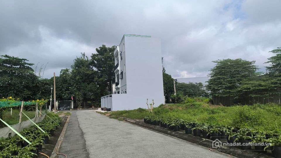 Bán đất thổ cư: Bán đất 160m² ngang 10m giá 6 tỷ tại Xã Tân Hiệp Huyện Hóc Môn