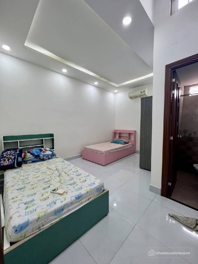 Bán nhà riêng: Bình thạnh 2 tầng gấp bán, gần bệnh viện, chợ