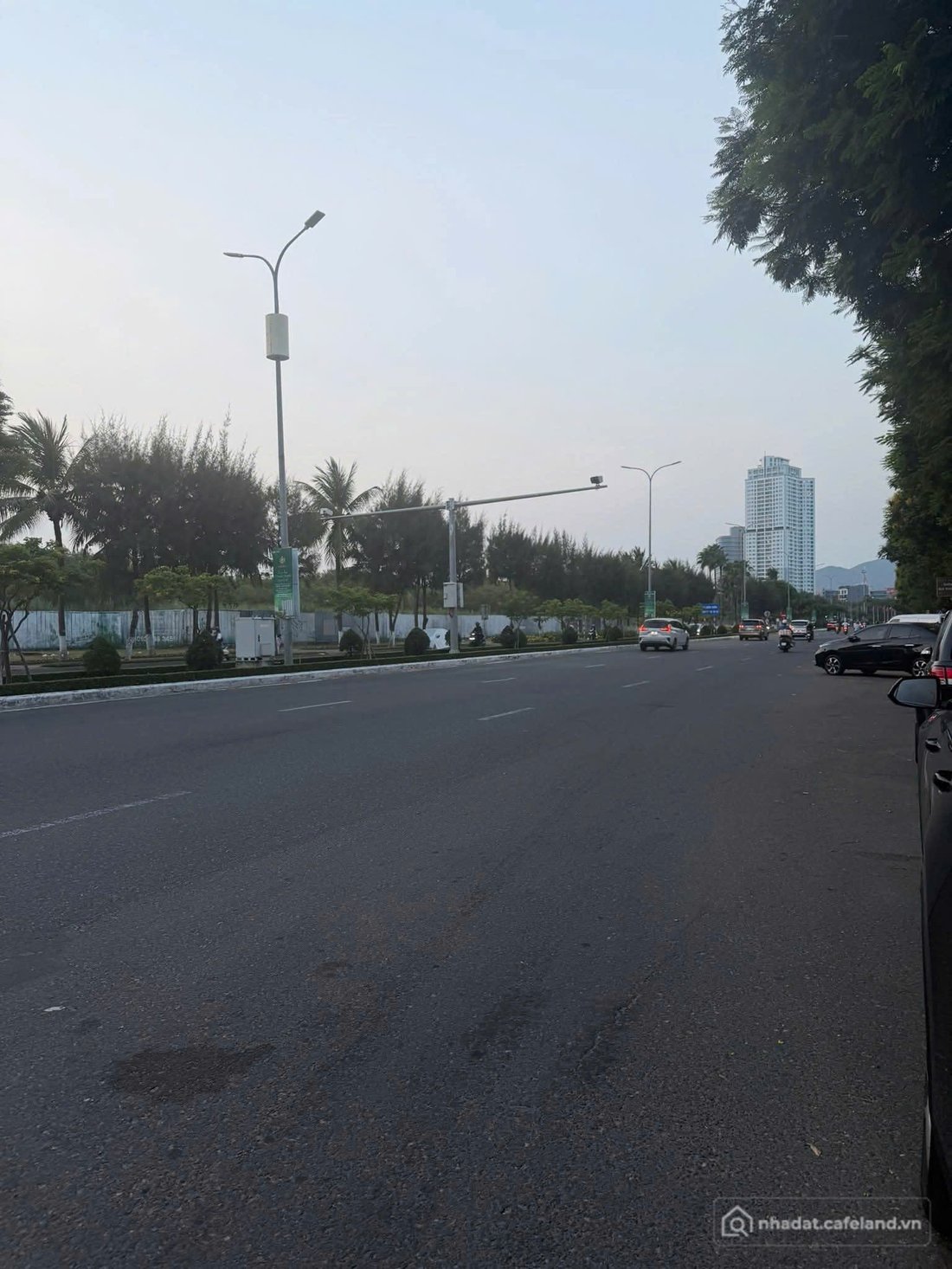 Bán đất thổ cư: HÀNG HIẾM - Bán cặp đất đường Nguyễn Tất Thành - Gần đường 3 t