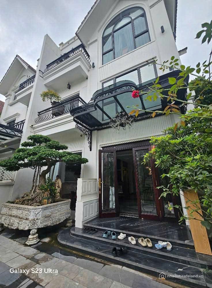 Bán nhà riêng: VINHOME RIVERSIDE BT HOA SỮA LÔ GÓC VIEW SÔNG QUANH NĂM THOÁNG MÁ