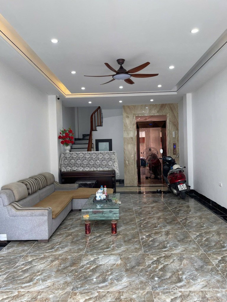 Bán nhà riêng: PHÂN LÔ GIANG BIÊN HÀNG XÓM KĐT VIỆT HƯNG GARA Ô TÔ THANG MÁY