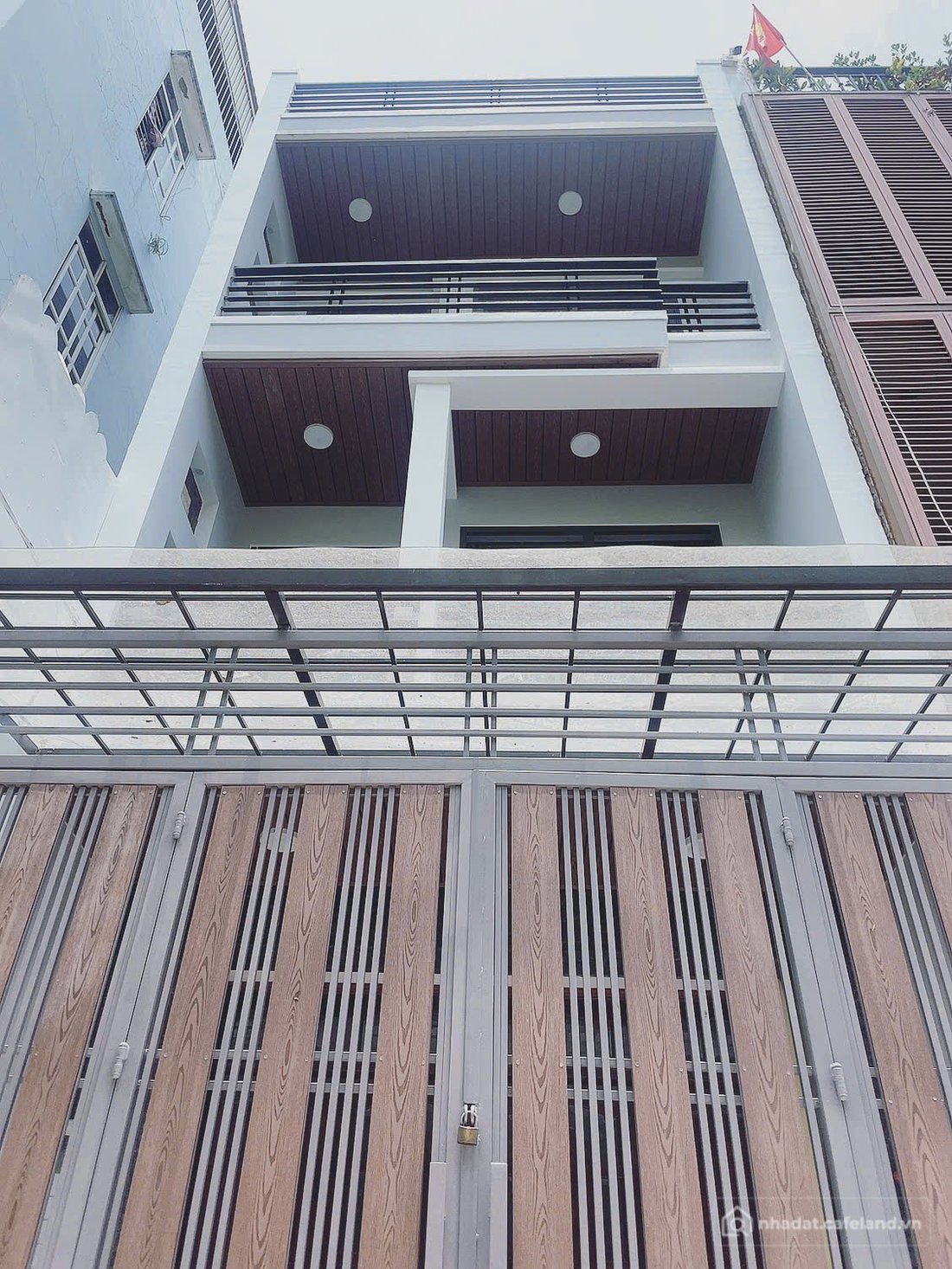 Bán nhà riêng: Bán Nhà Mặt Tiền Gần Hậu Giang Khu Bình Phú - 4,5m x 22m - 4 Lầu 