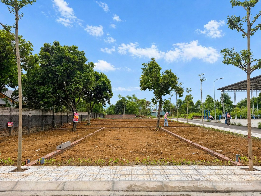 Bán đất thổ cư: Cắt bán lô đất 100m2 gần QL21a (Hòa Lạc) giá rẻ hơn xung quanh 2