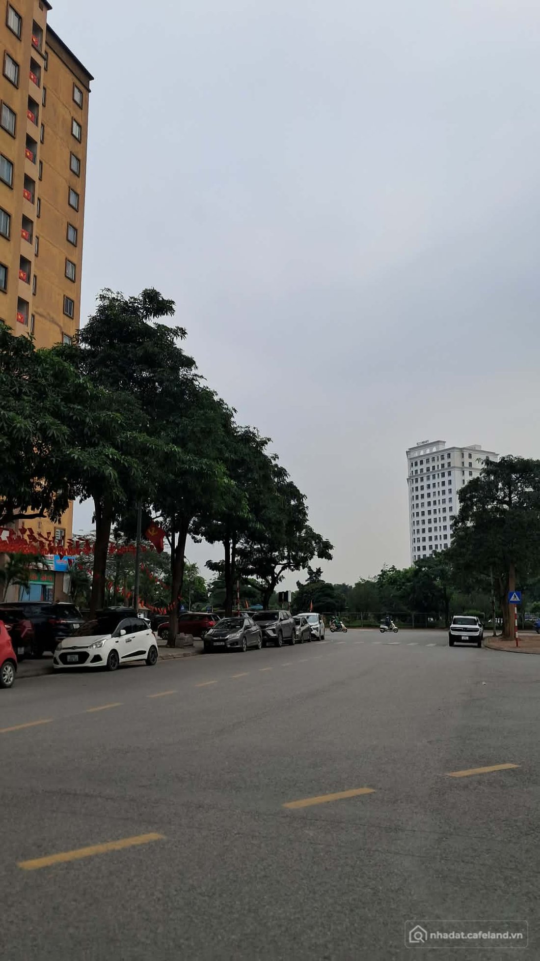 Bán đất thổ cư: BÁN ĐẤT VIỆT HƯNG 250M2- MT 10M- NGÕ THÔNG- Ô TÔ TRÁNH- HƠN 40 T