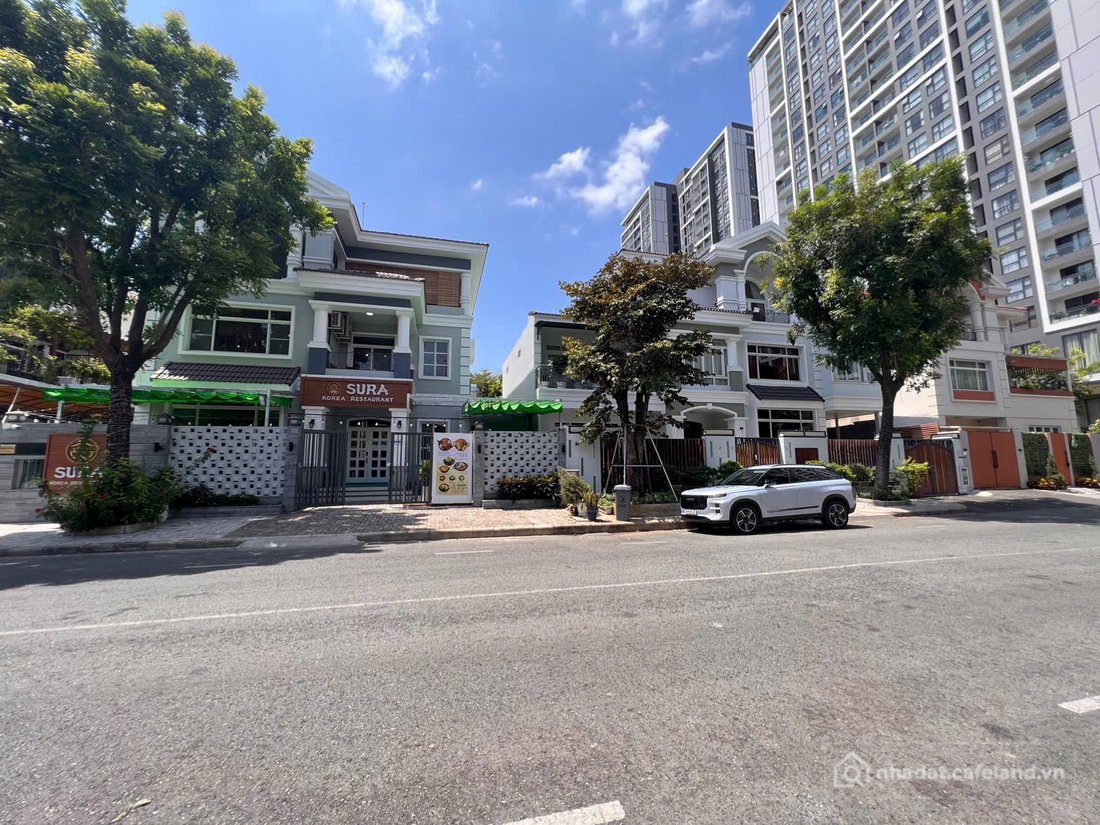 Bán nhà riêng: Bán nhà 288m² full thổ cư ngang 18m giá 85 tỷ tại Phường Tân Mỹ