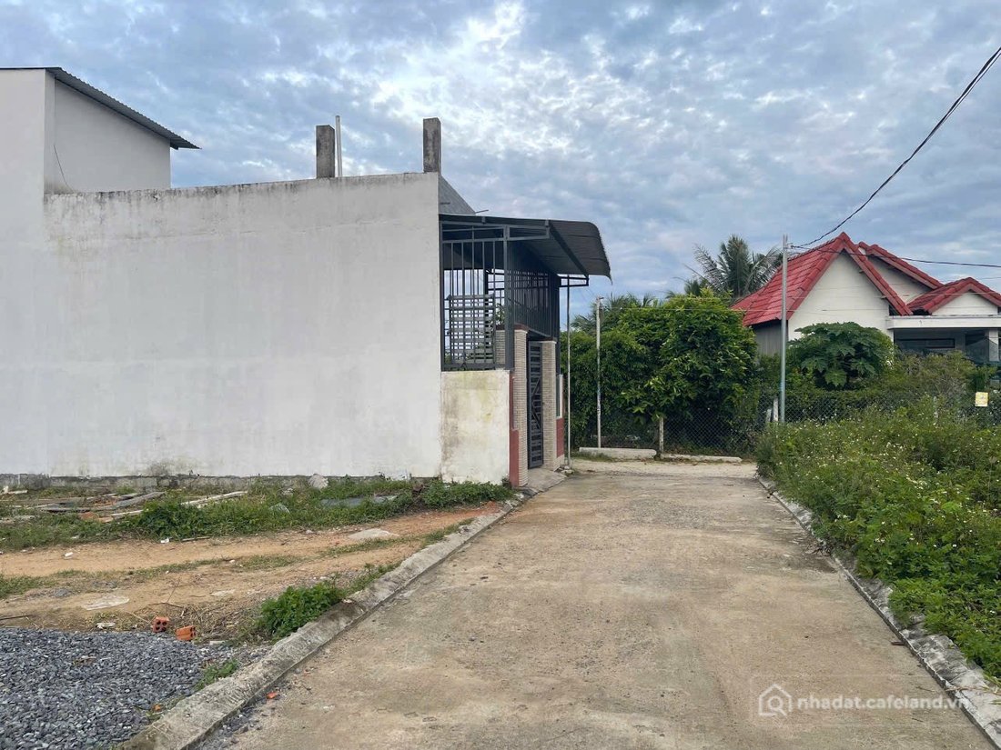 Bán đất thổ cư: Đất Diên Lạc - hẻm oto Lạc Bình - Diên Khánh Vị trí cực kỳ tiề