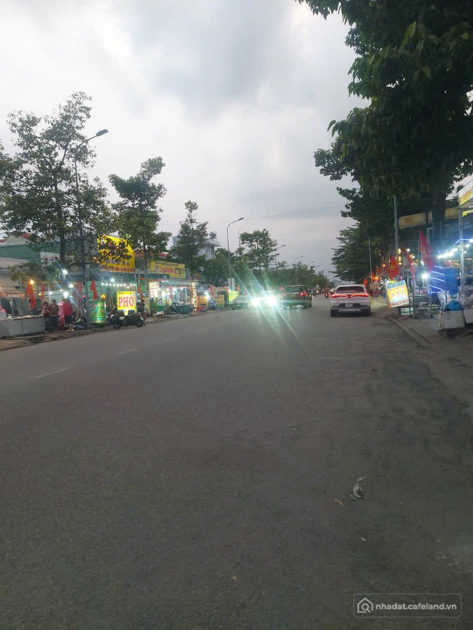 Bán đất thổ cư: Lô đất mặt tiền đường Nguyễn xiển Long thạnh mỹ DT 145m giá tốt