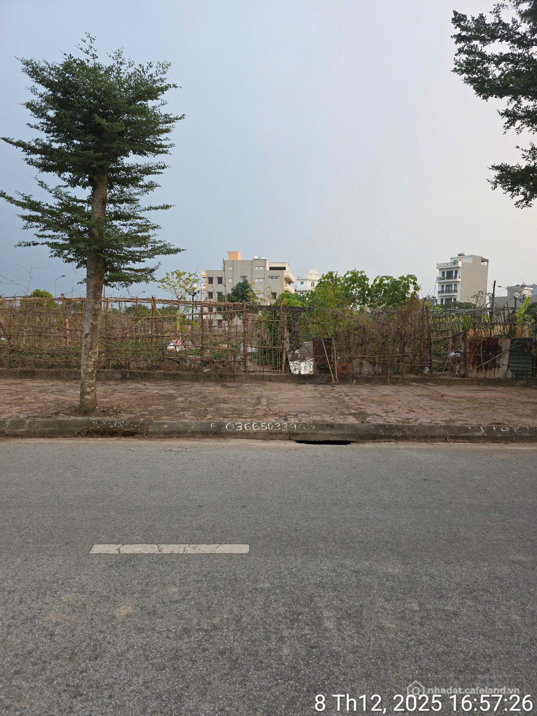 Bán đất thổ cư: Sở hữu lô đất đẹp khu đô thị phía Tây cầu Phú Lương, không gian 