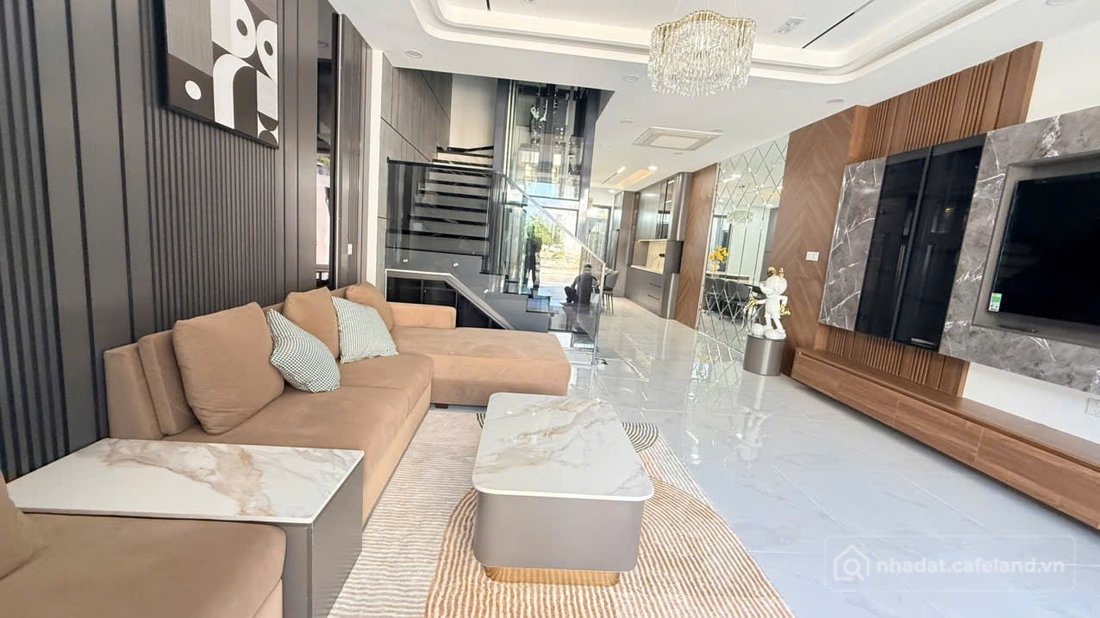Bán nhà riêng: BÁN NHÀ 3 TẦNG ĐẸP CÓ THANG MÁY ĐIỆN NĂNG LƯỢNG NỘI THẤT XỊN NHẬ