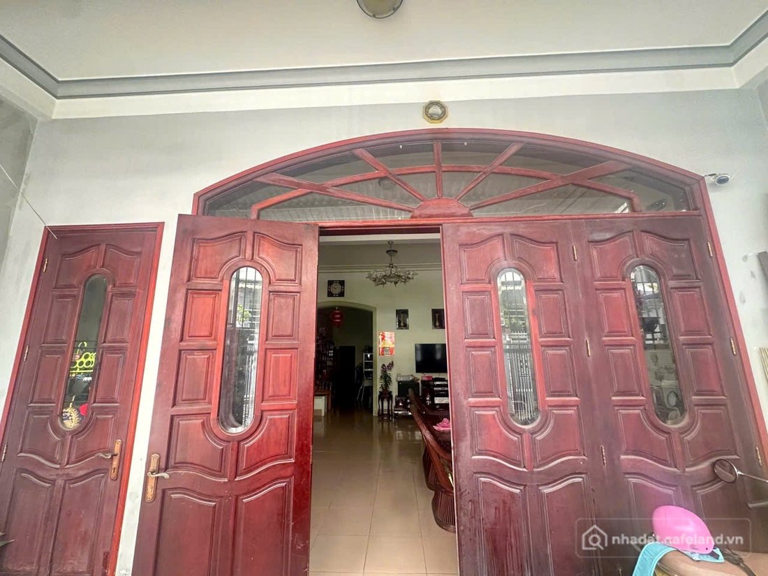 Bán nhà riêng:  NHÀ 2 TẦNG GẦN BIỂN – HẺM ÔTÔ NGUYỄN TRI PHƯƠNG, NAM NHA TRANG 