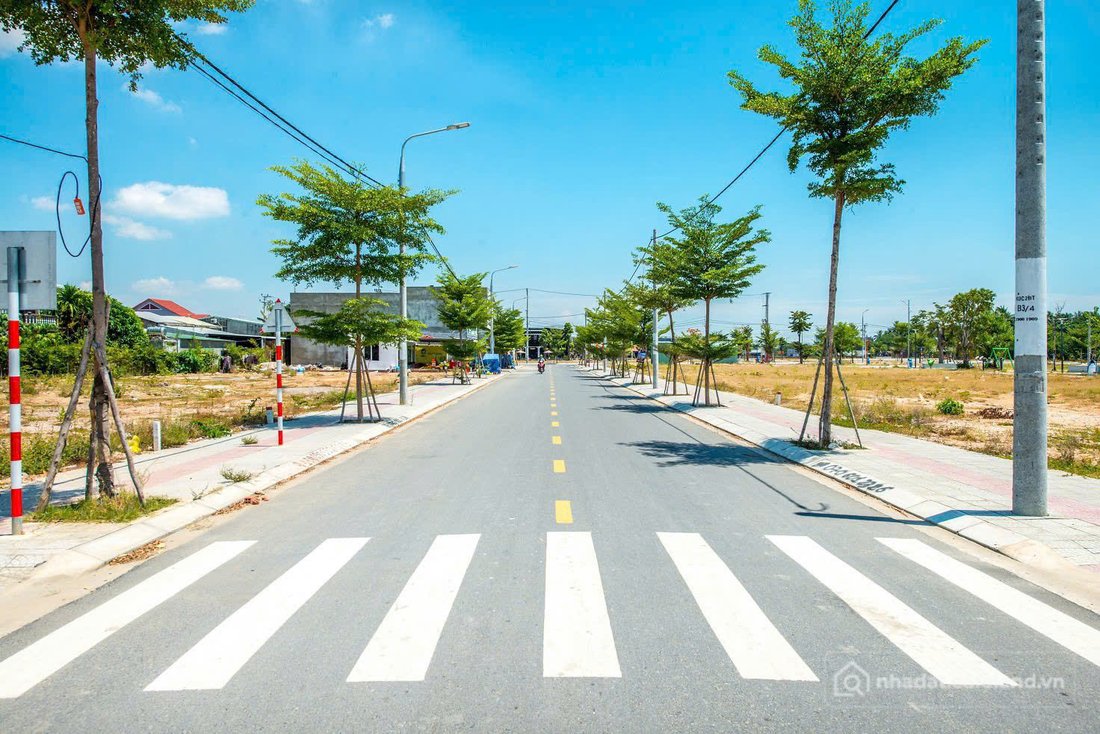 Bán đất thổ cư: BÁN ĐẤT MẶT TIỀN ĐƯỜNG PHÙNG HƯNG , CÁCH SÂN BAY LONG THÀNH 10 P