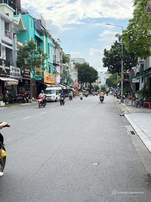 Bán nhà riêng: Bán nhà 80.6m² 4×20m² giá 11.9 tỷ Phường Phú Thọ Hòa
