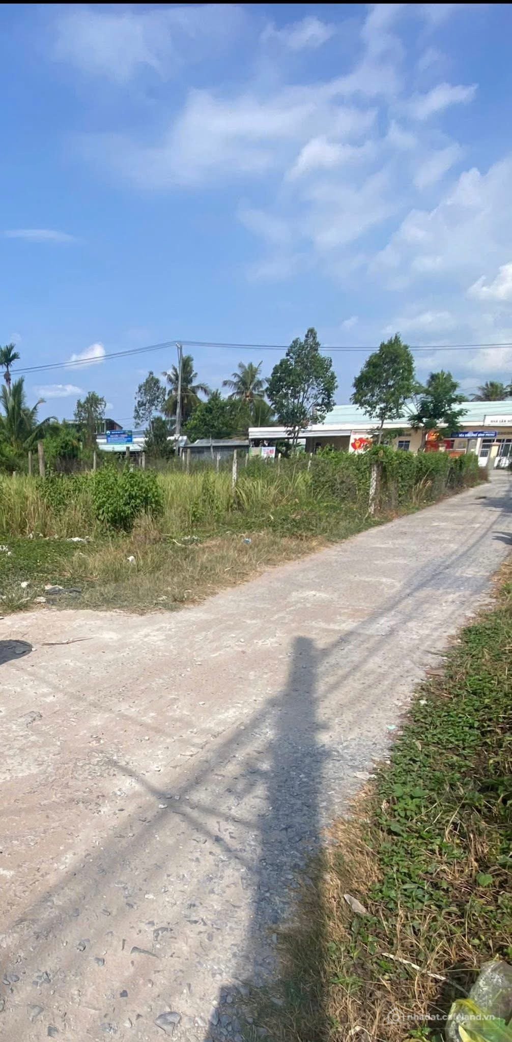 Bán đất thổ cư: Bán đất nền CLN đường ô tô 4m đối diện nhà văn hoá khu phố Bình 
