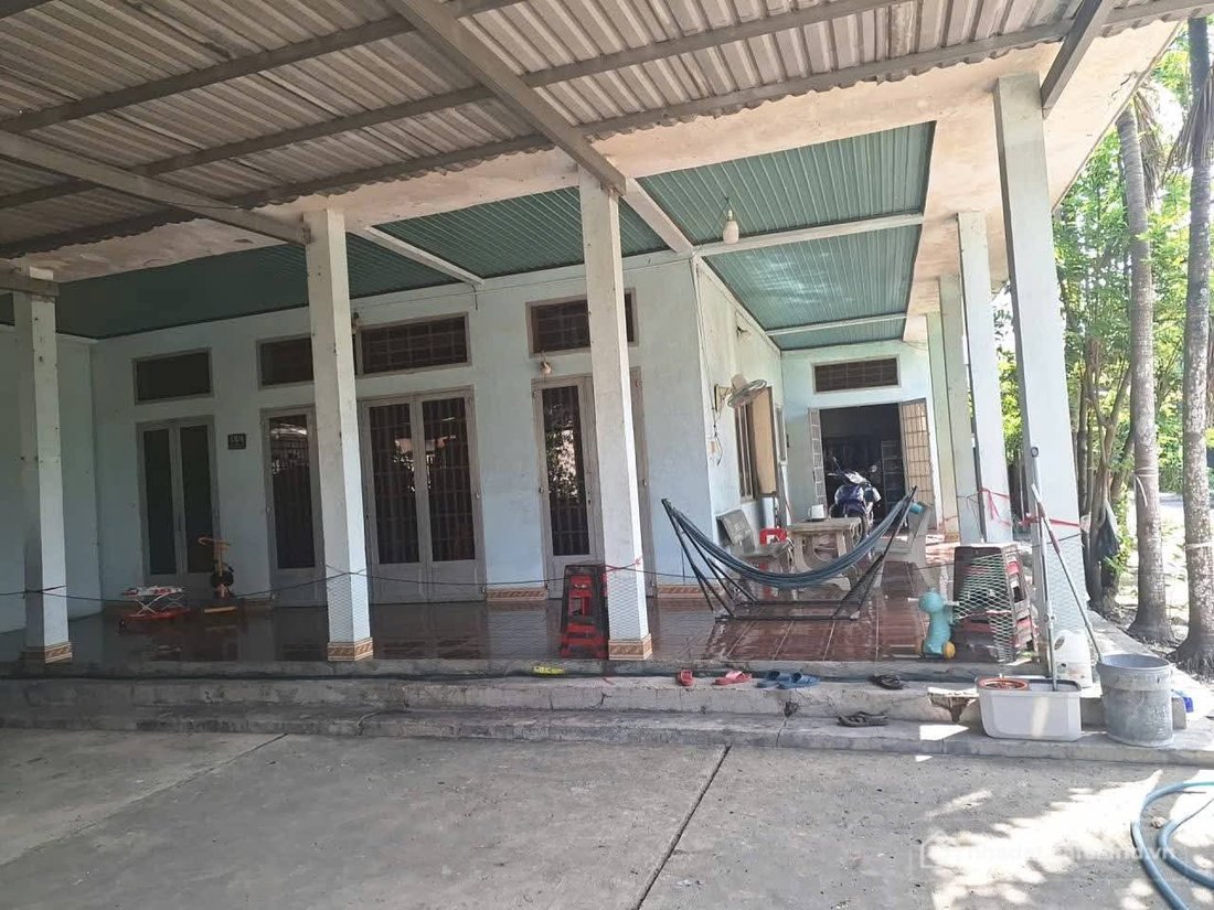 Bán nhà riêng: Bán nhà vườn góc 2MT sát đường Lê Minh Nhựt xã Tân Thông Hội Củ C