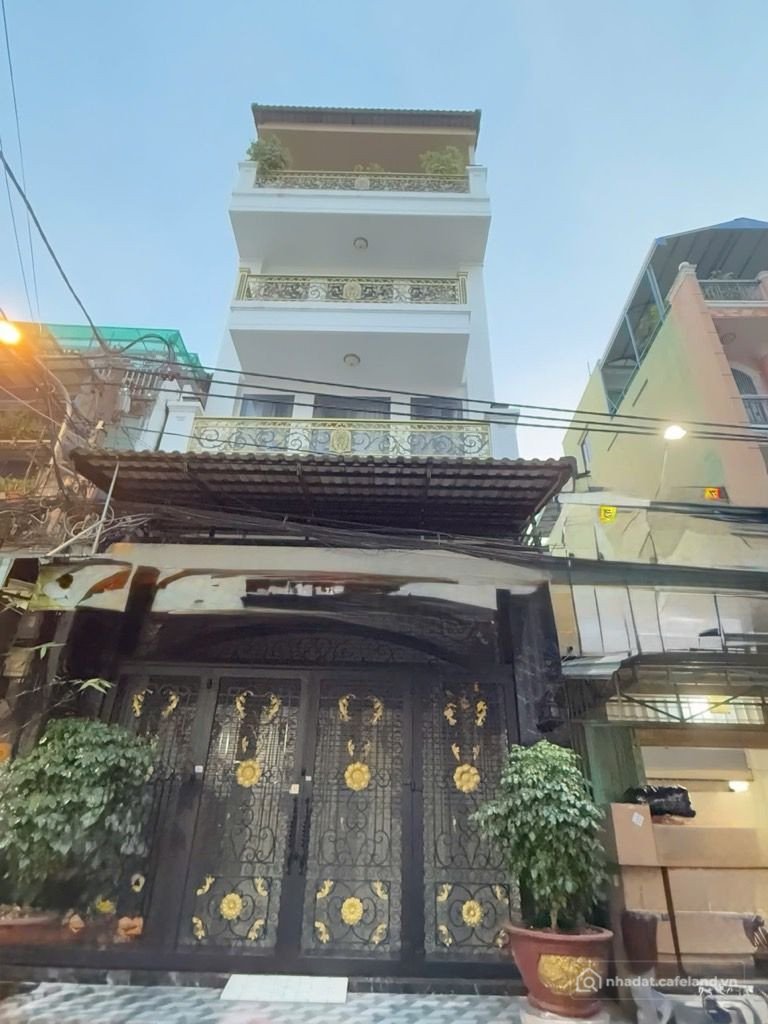 Bán nhà riêng: Bán nhà 128m² 5.6×23m²giá 20 tỷ Phường Bảy Hiền