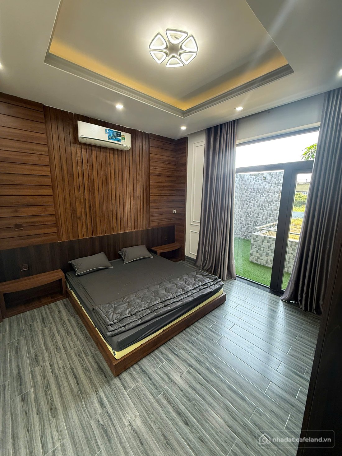 Cho thuê nhà riêng: NCC cho thuê villa như mới đường Trầm Sâm gần Golden Bay, cầ