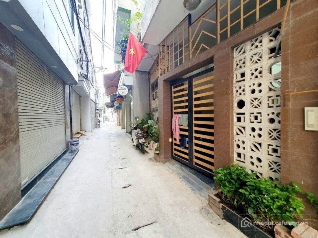 Bán nhà riêng: Cực phẩm Xuân Thủy, gần 50m2x4T, Kia qua cửa,2 thoáng, ngõ